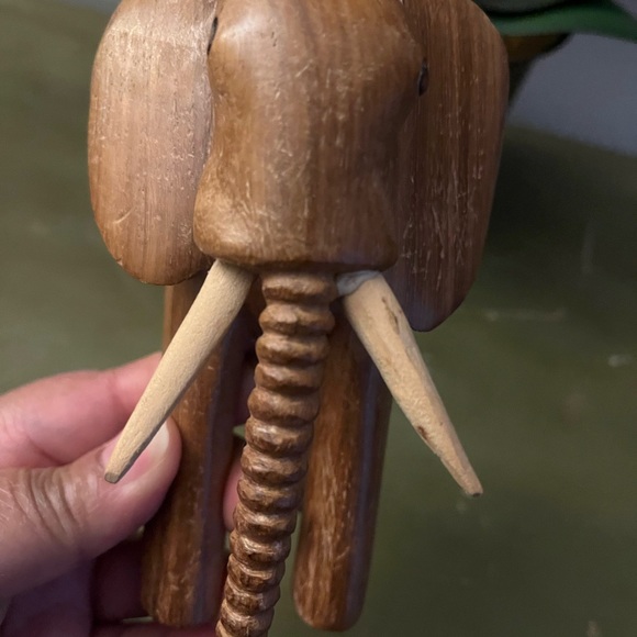 Vintage Hand Carved Blonde Wood Elephant Figurine Tusks Statue Figure Handmade - Picture 4 of 5